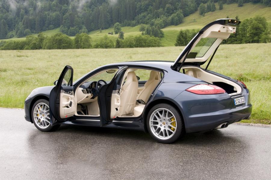  Porsche Panamera 2009 года  (фото 93 из 144)